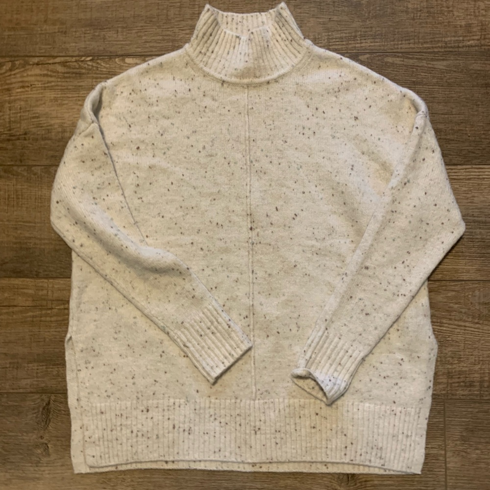 Jessica Simpson Speckled Cream Turtleneck Sweater
